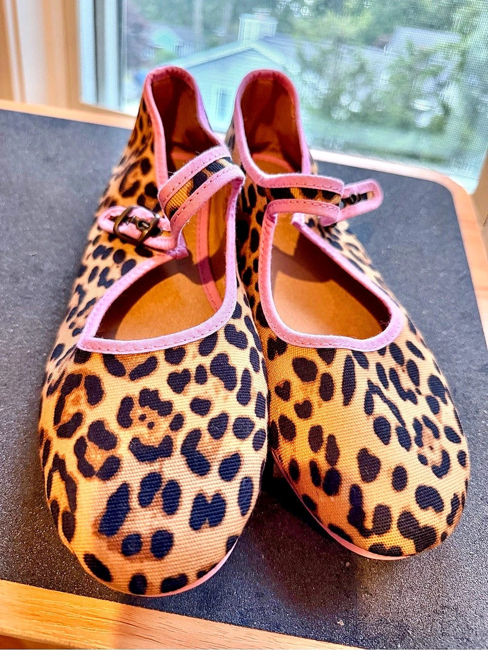 Boden Flexi Mary Jane Leopard Print Flats EU 40